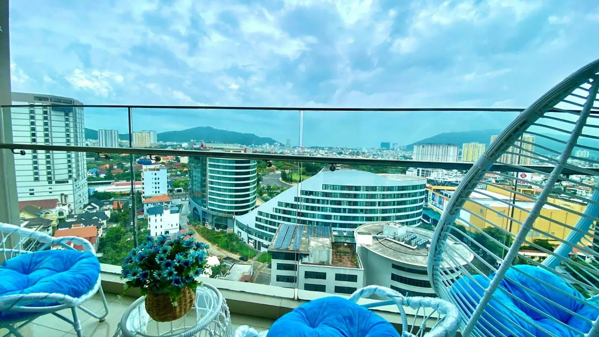 Can Ho 2 Phong Ngu 16-33 The Song